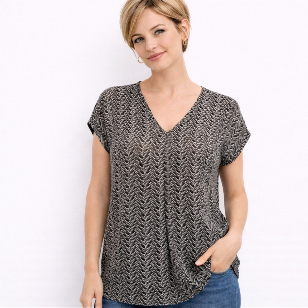 DR2 Black V-Neck Sleeveless Top Lightweight Large